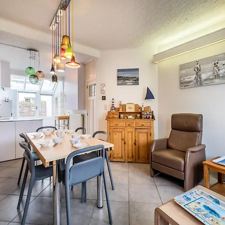 別荘 House In Near The Sea And Shops, Cleaning Included *