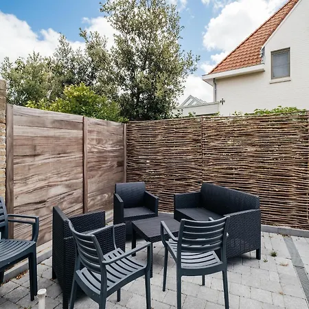 House In Near The Sea And Shops, Cleaning Included Ferienhaus